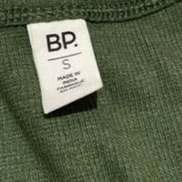 NWT NORDSTROM NWT Flirty Tiny Tee with Ruffled Edges in Green, Small - Picture 2 of 4